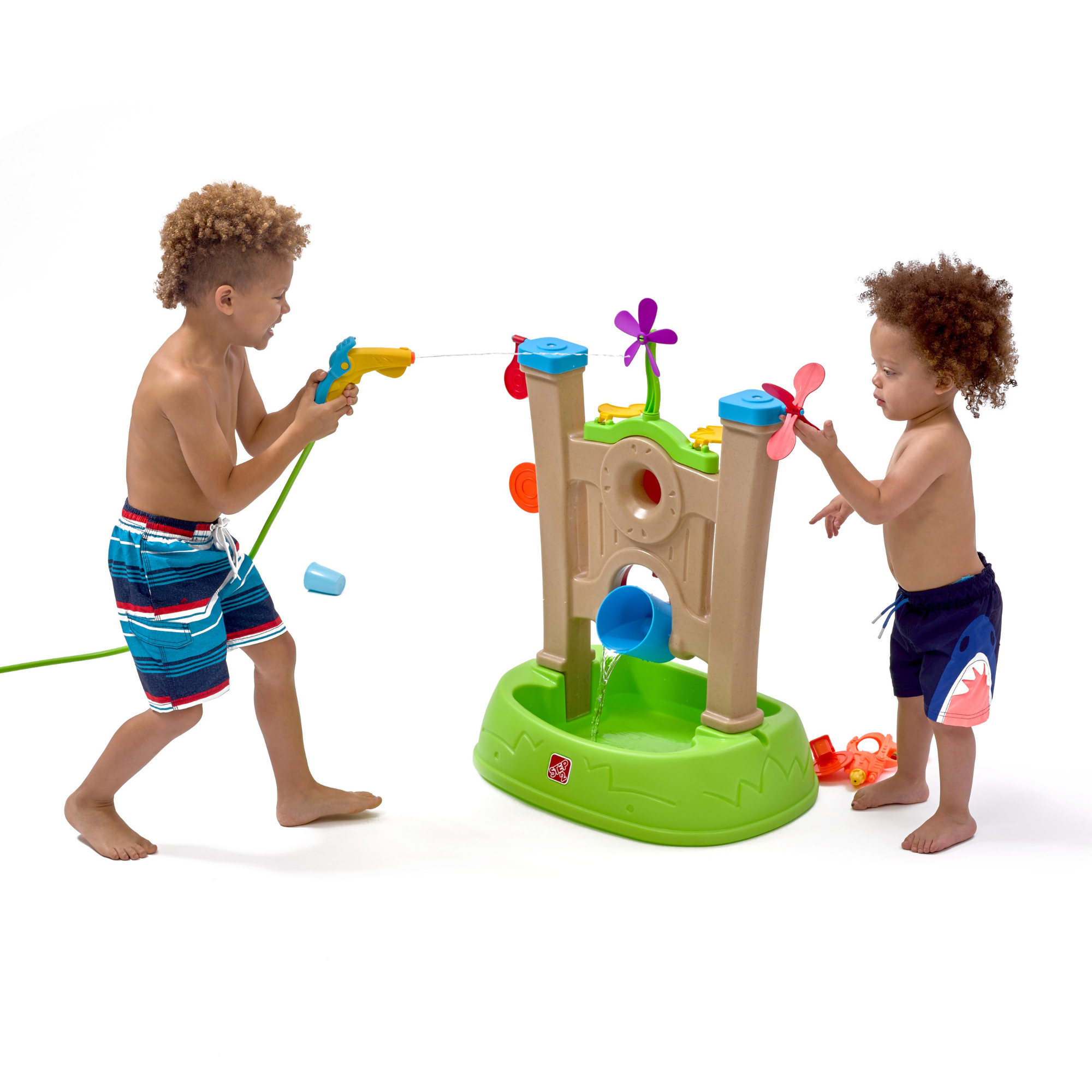 Step2 Waterpark Arcade, Outdoor Water and Sensory Playset, Activity Toy with 6 Piece Toy Accessories, Interactive Easy to Assemble Backyard Water Shooter Suitable for Kids both Boys and Girls Aged 3+