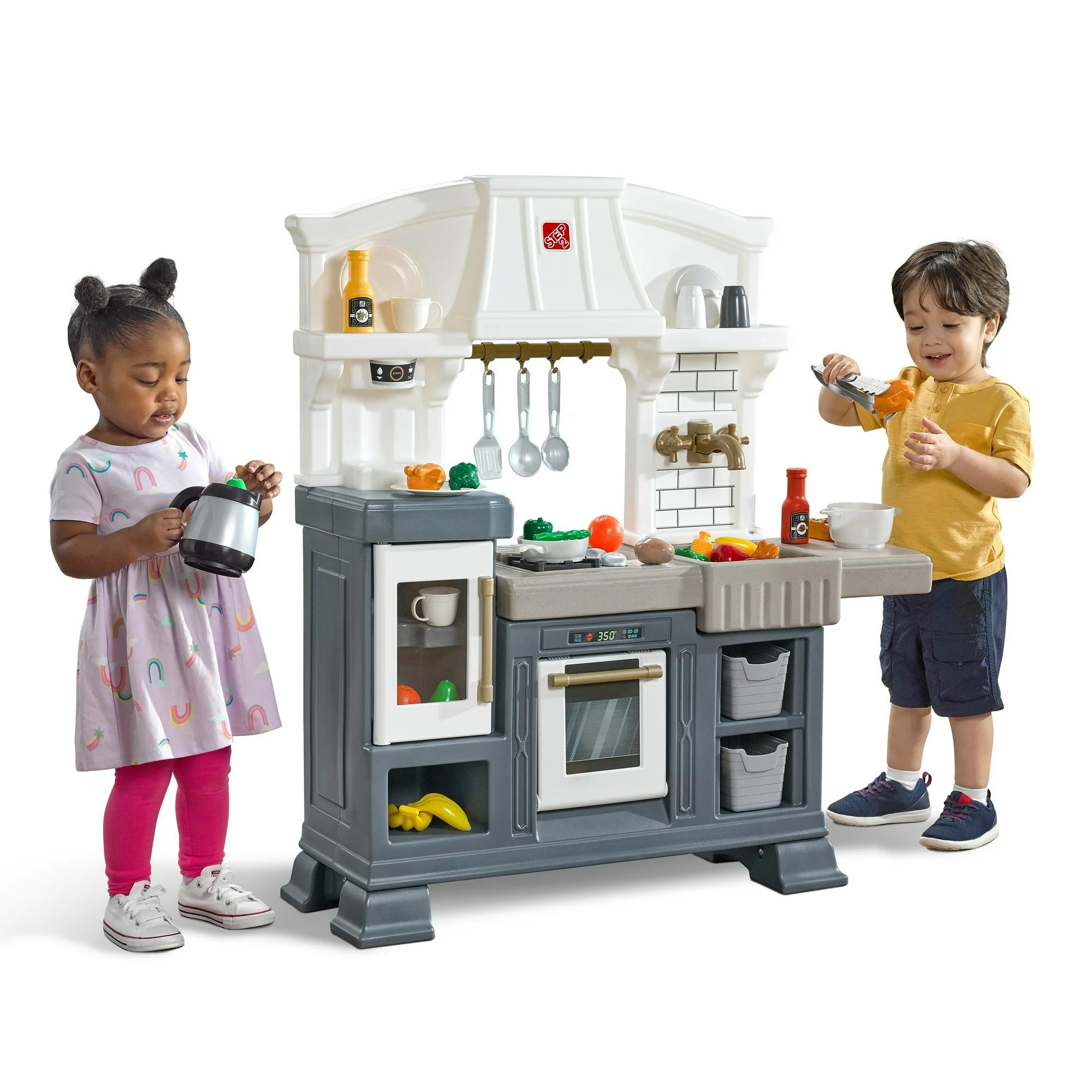 Step2 Gilded Gourmet Kitchen, Kitchen Playset with 25 Piece Accessories Including Pots and Pans, Folk and Spoon, Indoor and Outdoor Roleplay ToySuitable for Children both Boys and Girls Aged 2+