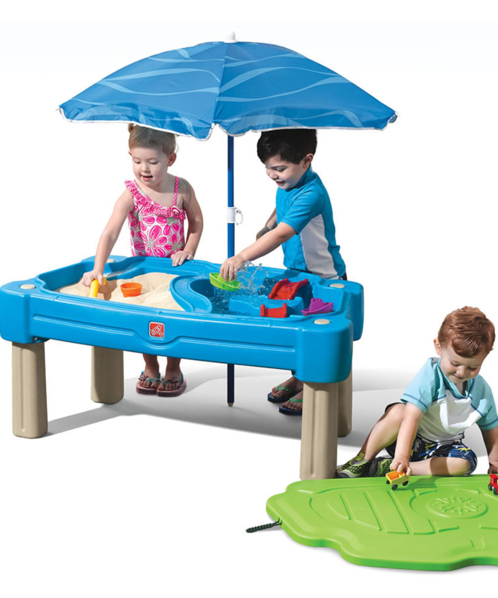 Step2 Cascading Cove with Umbrella, Outdoor Sand and Water Table with Lid, Sensory Playset, Activity Toy with6 Piece Accessories Include Boats, Shovel and Bucket, Backyard STEM Toyfor KidsAged 1.5+