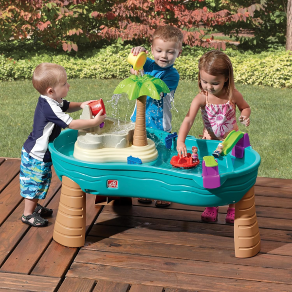 Step2 Splish Splash Seas Water Table, Indoor and Outdoor Water Table, Activity Toy with 10 Piece Accessories Include Pirates, STEM Toy and Activity Centre, Suitable for Children Aged 1.5+